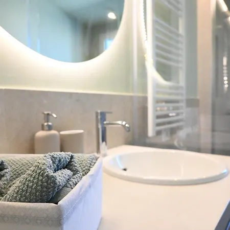 Apartment Se125 - Senigallia, Esclusivo Trilocale Fronte Mare Con Piscina